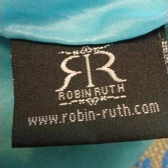 Robin Ruth - Picture 5 of 6